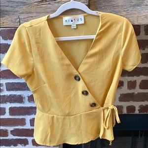 Hiatus yellow tie top